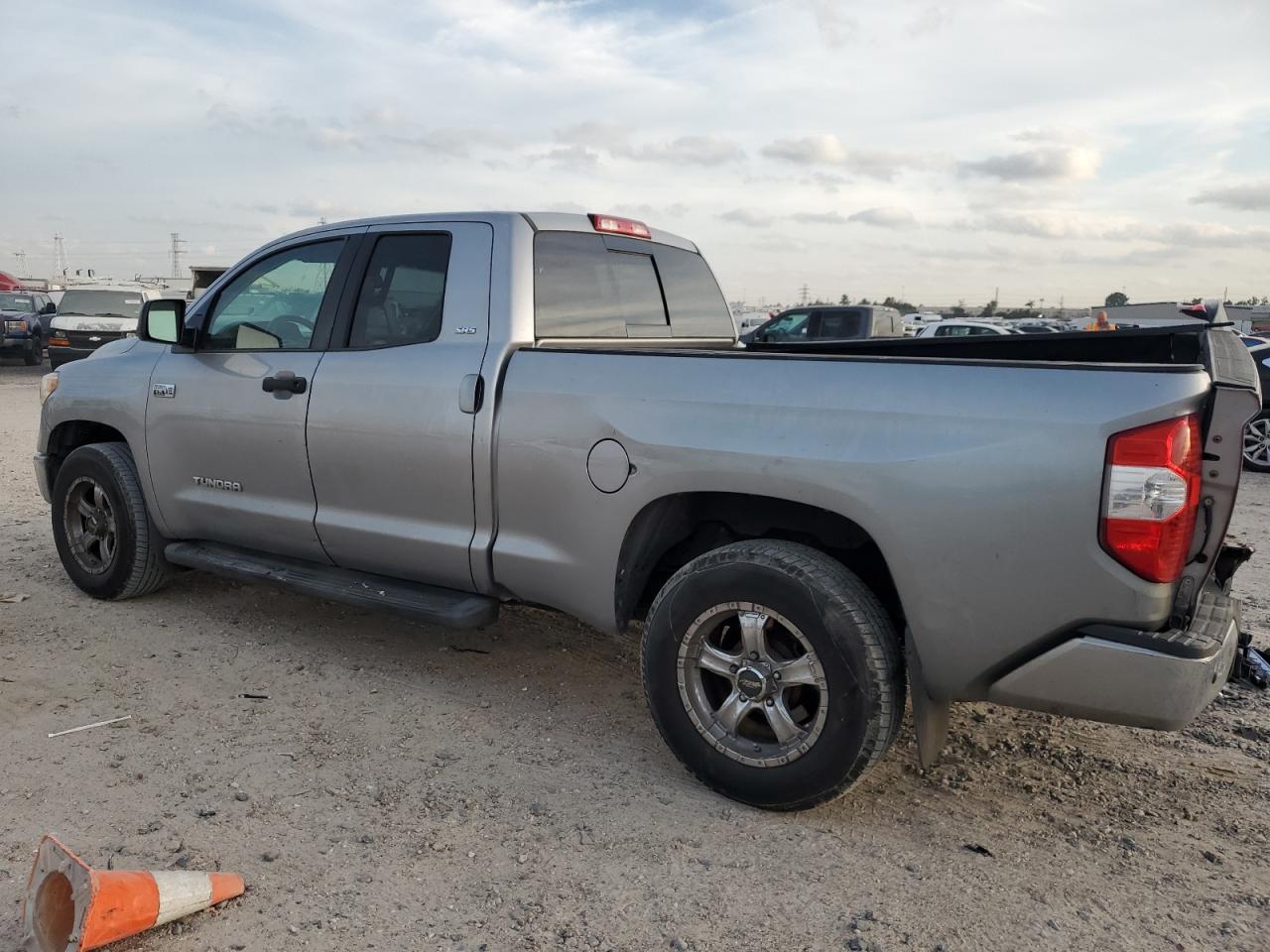2015 Toyota Tundra - Image 2