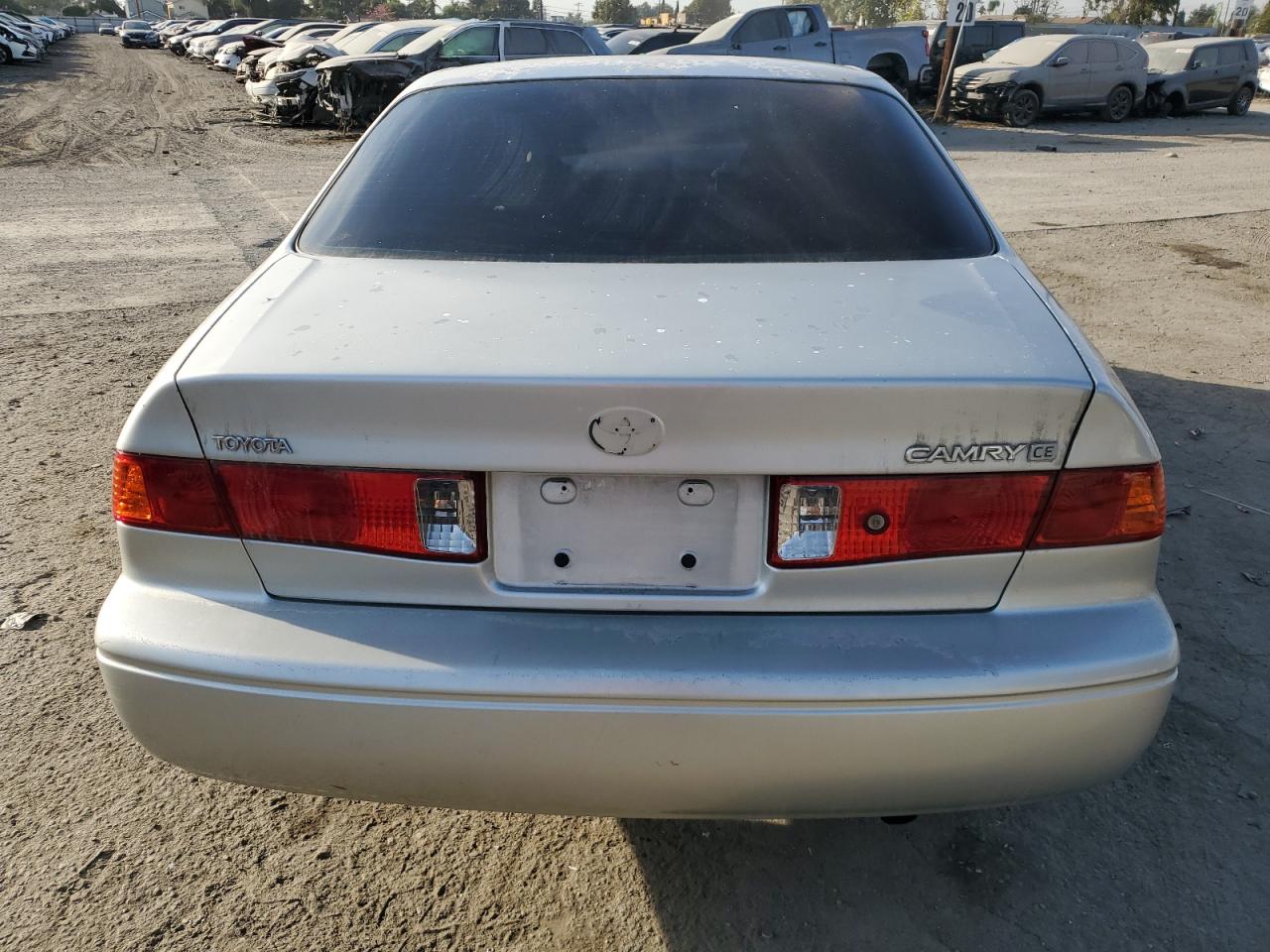 2001 Toyota Camry Ce VIN: 4T1BG22K51U858178 Lot: 81677344