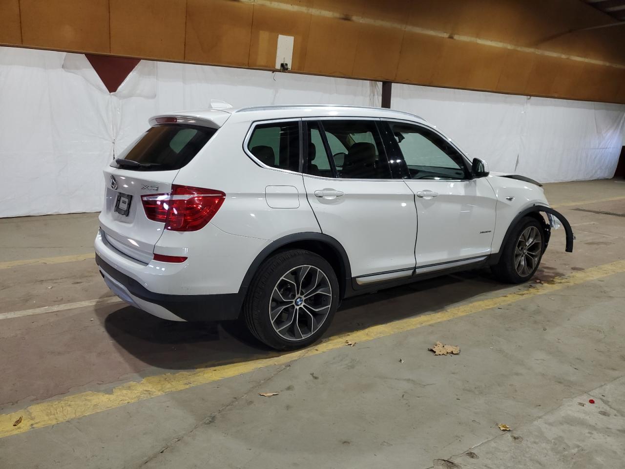 VIN 5UXWX9C54F0D46774 2015 BMW X3 no.3