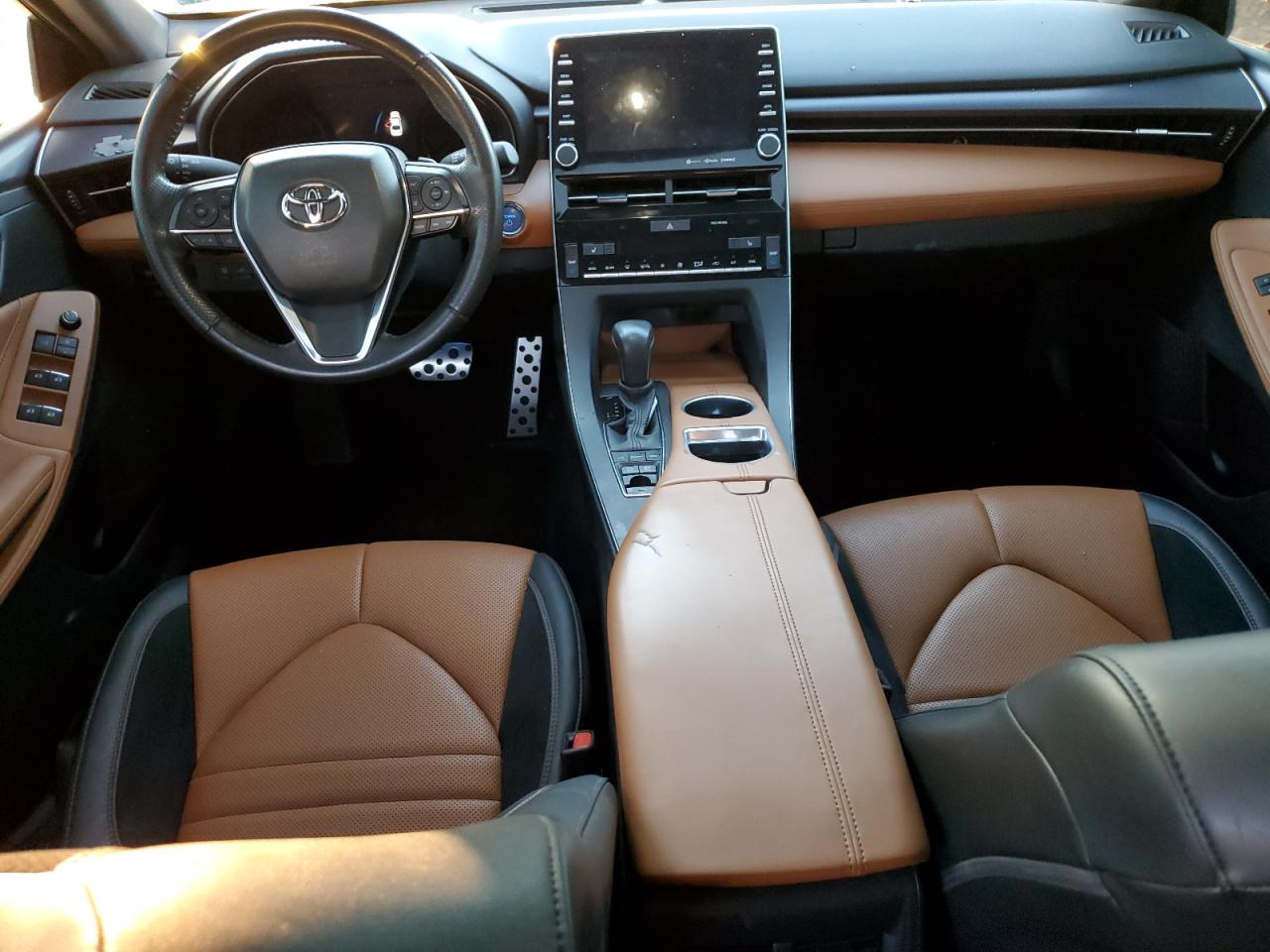 2021 Toyota Avalon - Image 8