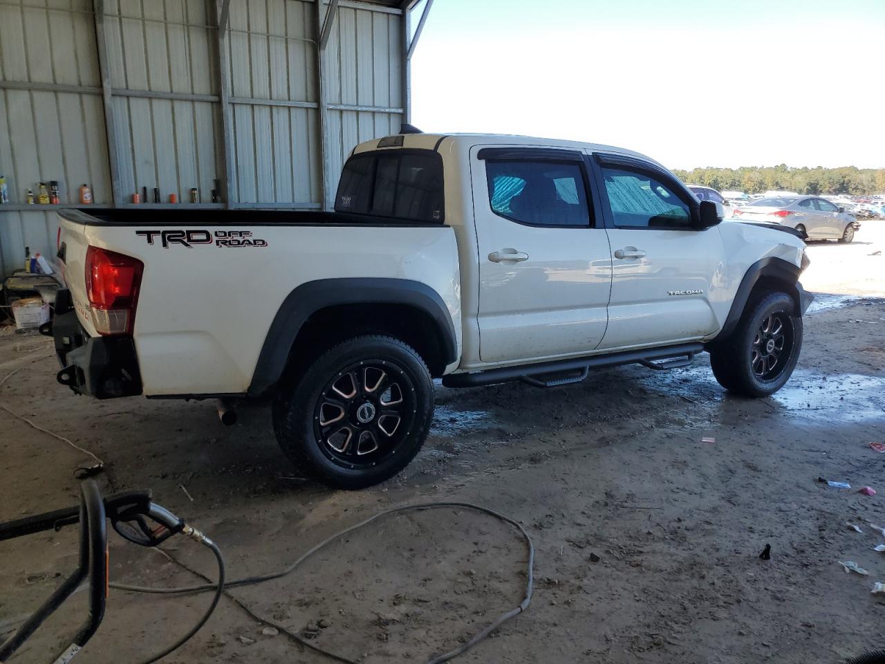 2016 Toyota Tacoma - Image 3