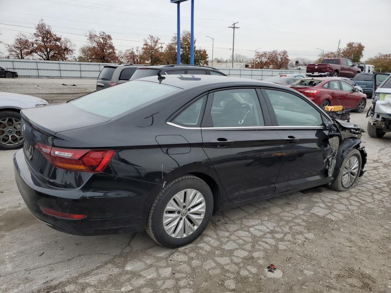 2019 Volkswagen Jetta - Image 3