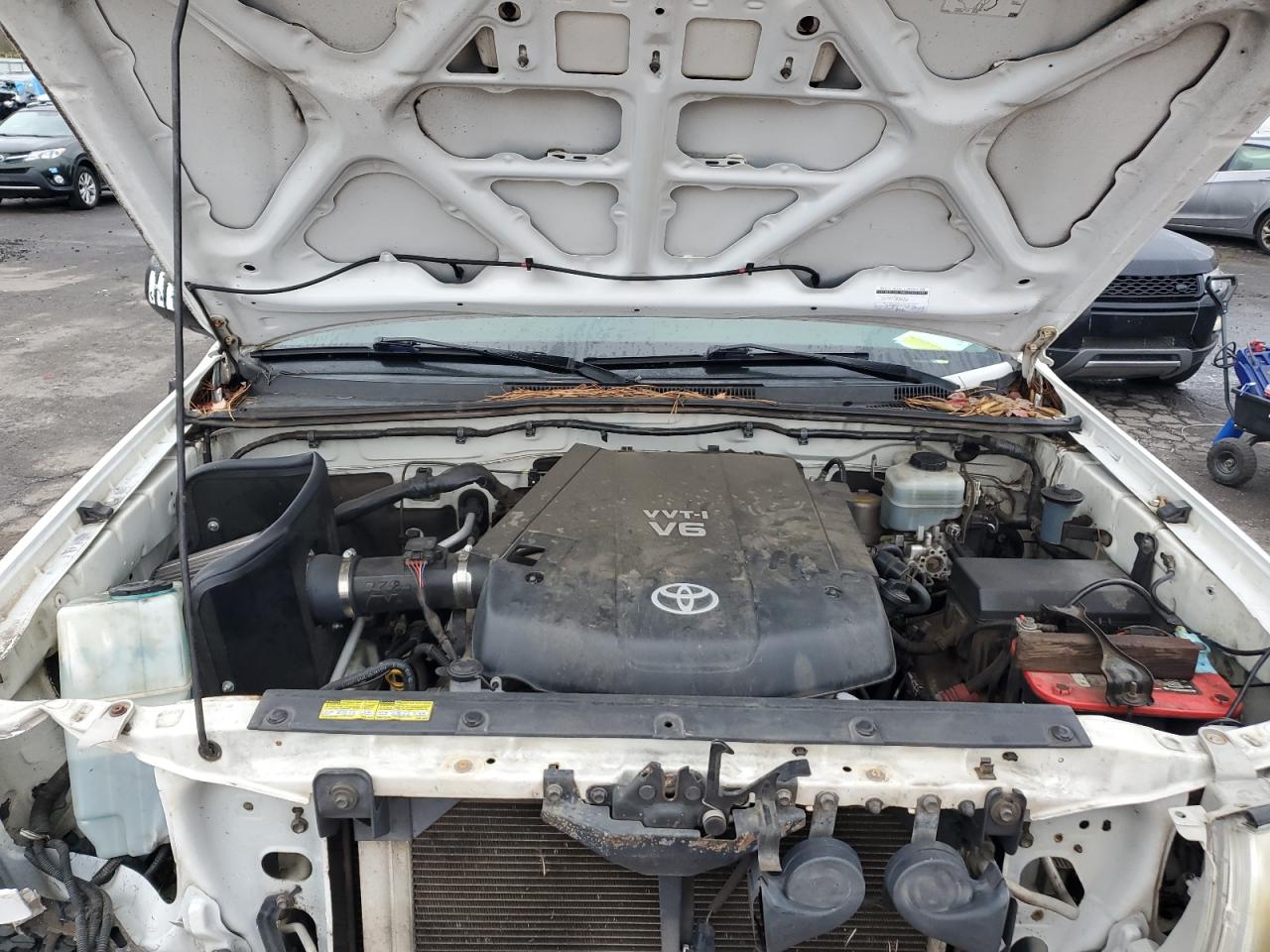 2010 Toyota Tacoma - Image 11