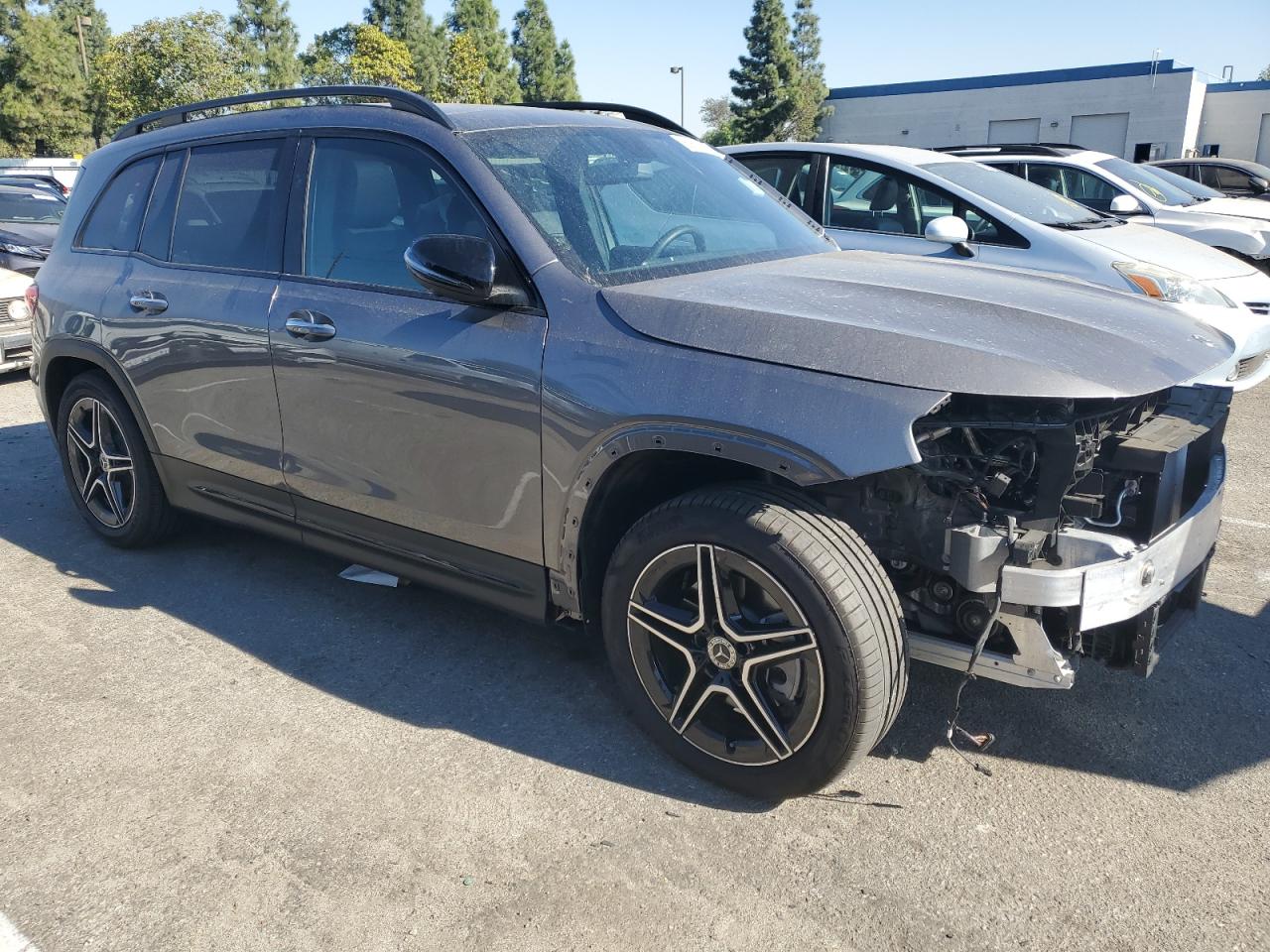 2023 Mercedes-Benz GLB - Image 4
