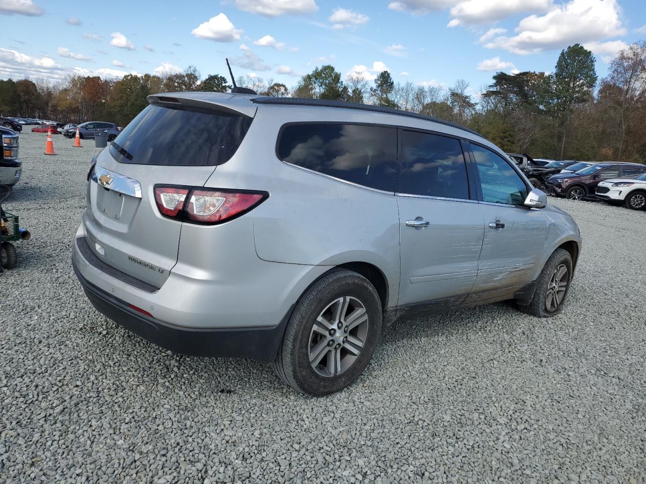2016 Chevrolet Traverse - Image 3