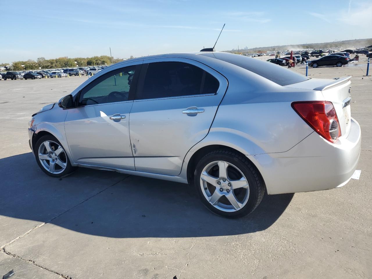 VIN 1G1JE5SB0F4124135 2015 CHEVROLET SONIC no.2