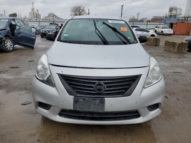 Седаны NISSAN VERSA 2014 Серебристый