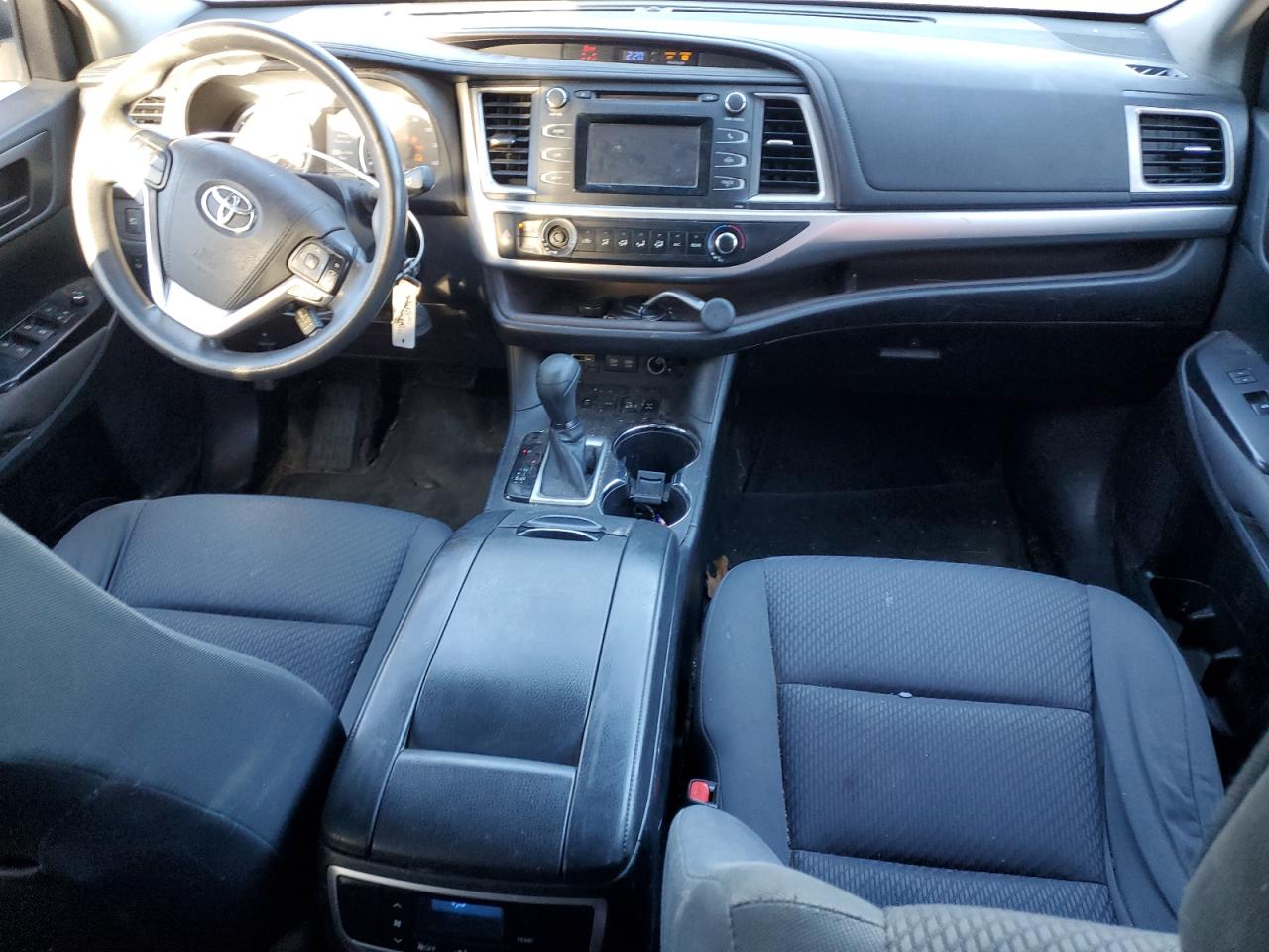 2017 Toyota Highlander - Image 8