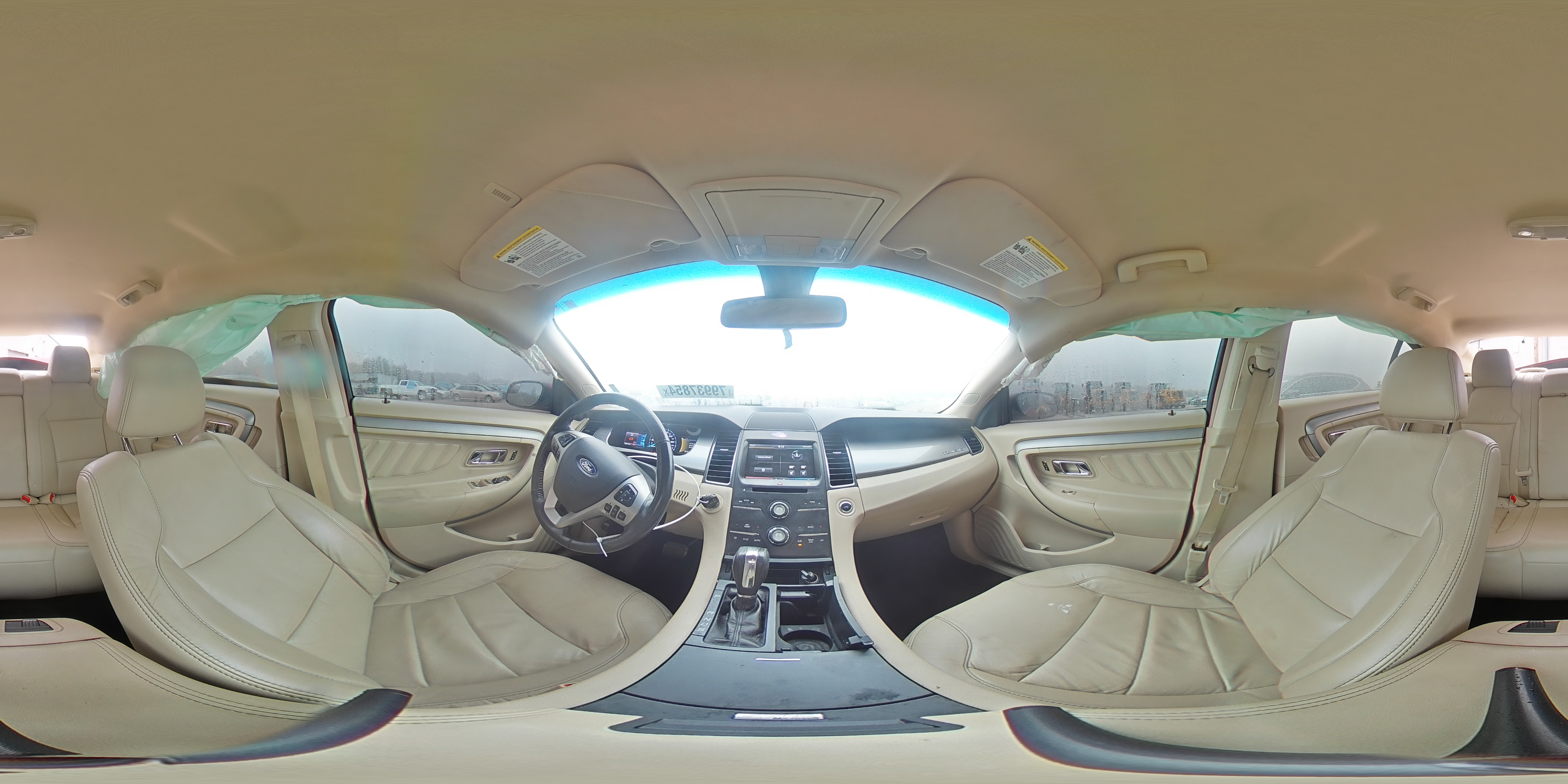 2014 Ford Taurus - Image 15