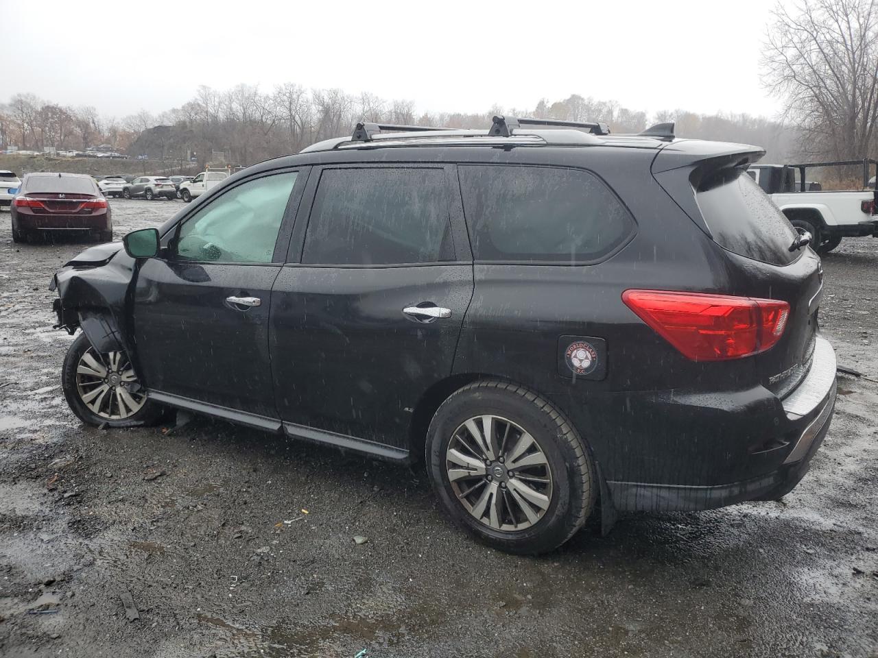 2020 Nissan Pathfinder - Image 2