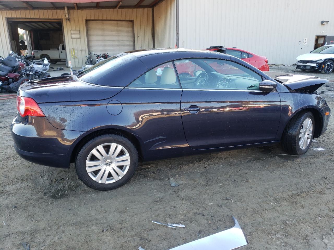 2010 Volkswagen Eos - Image 3