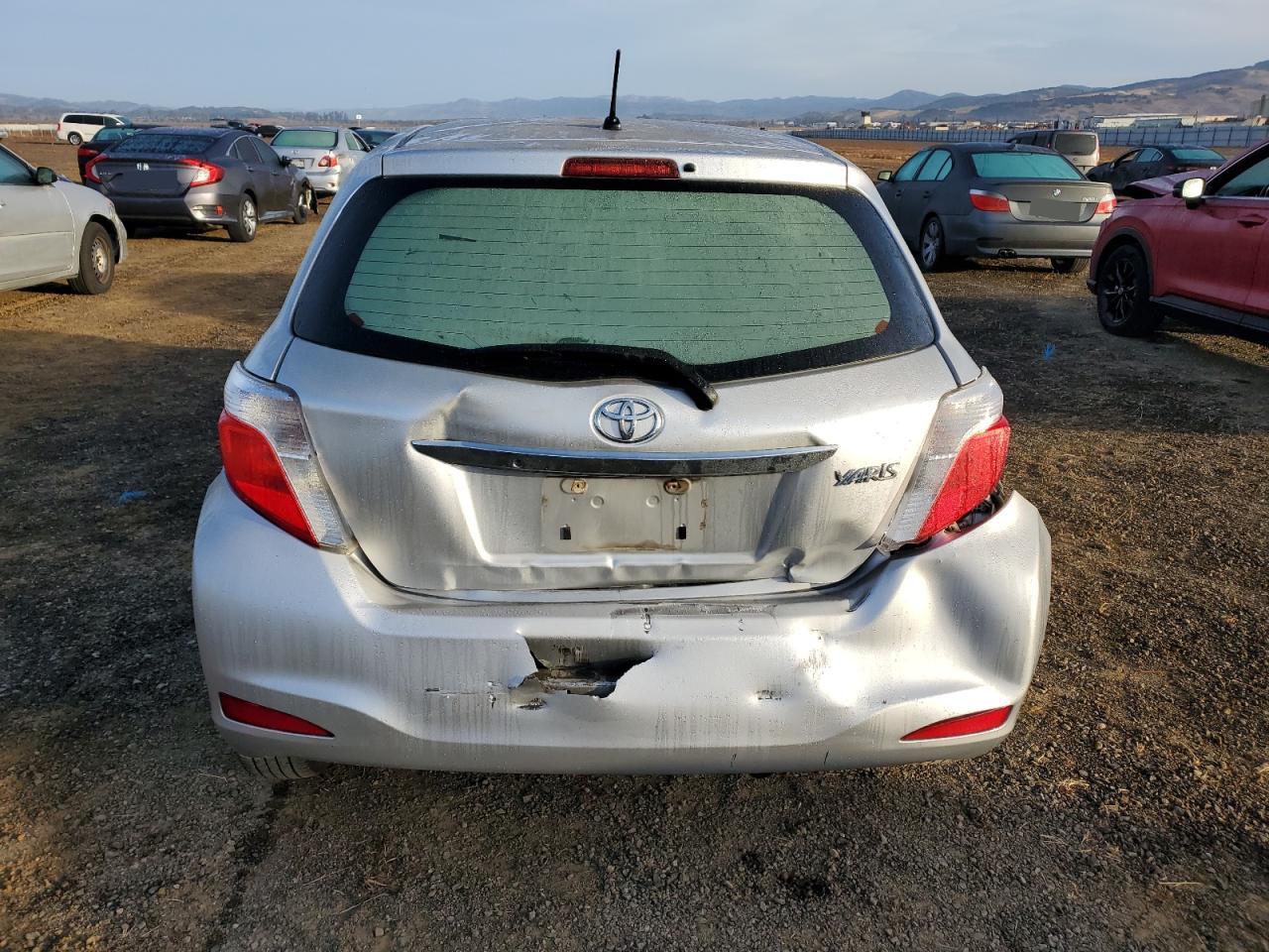 2012 Toyota Yaris - Image 6