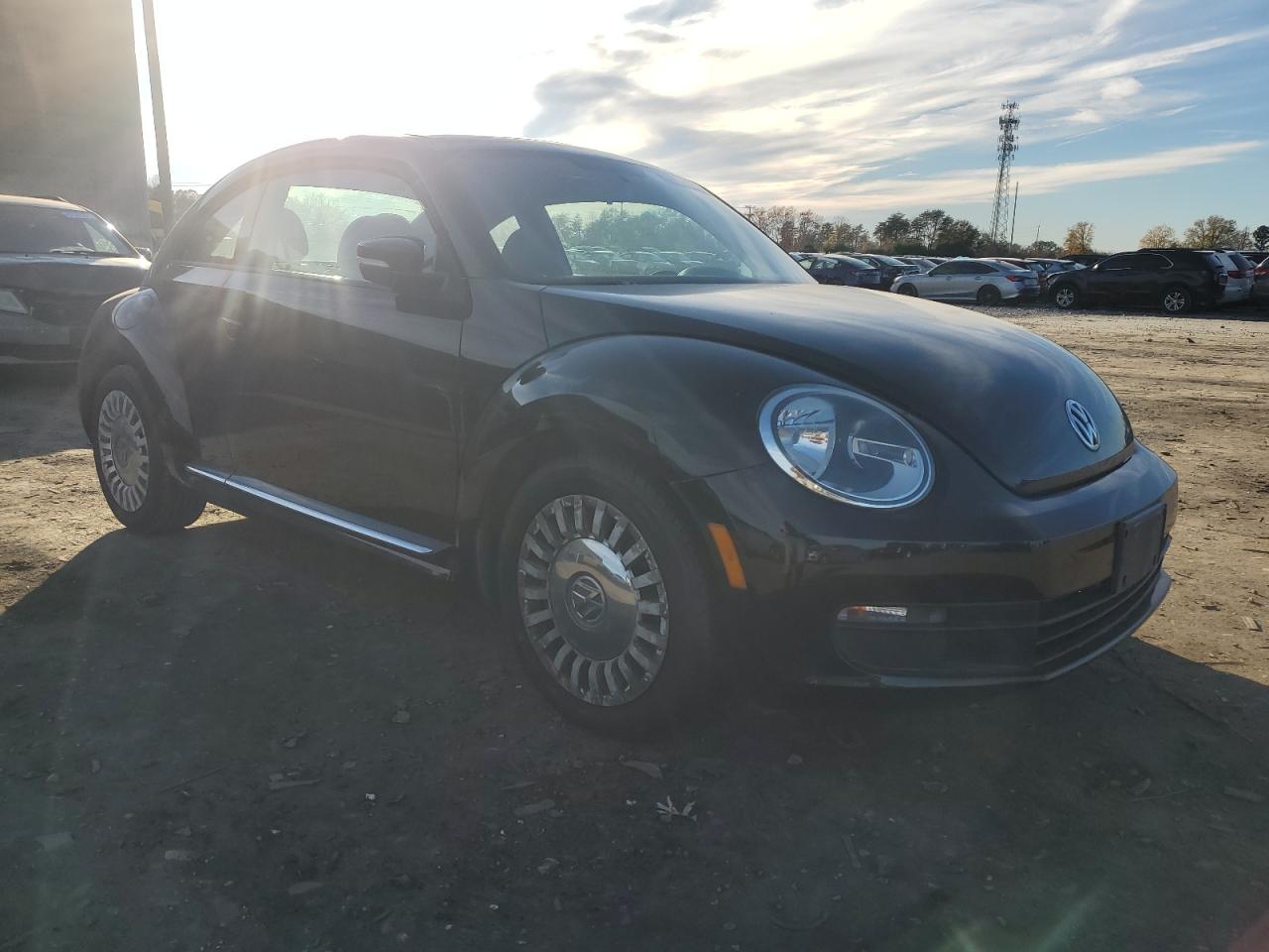 2014 Volkswagen Beetle - Image 4