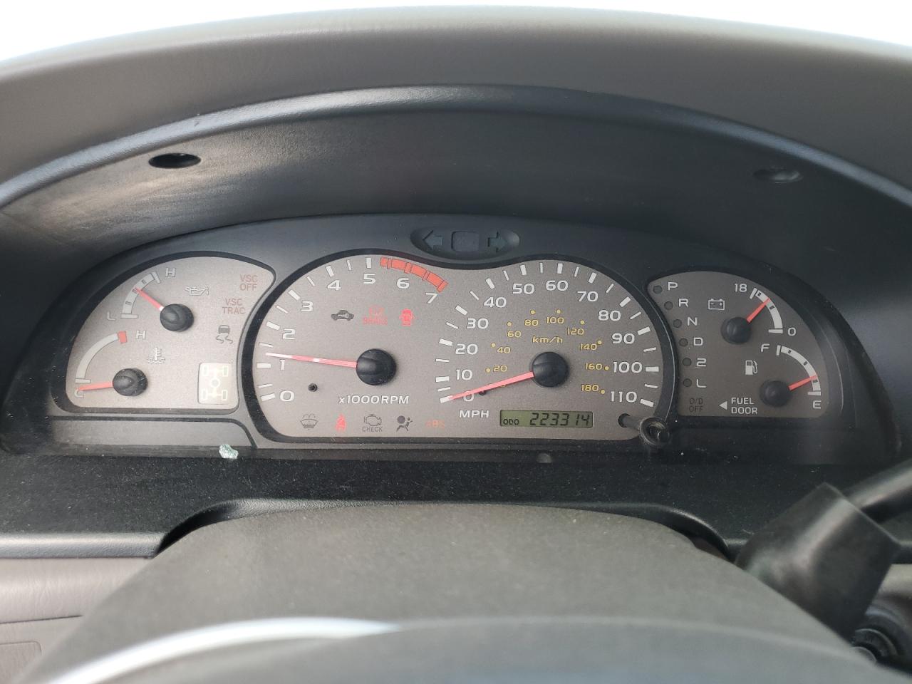 2002 Toyota Sequoia - Image 9