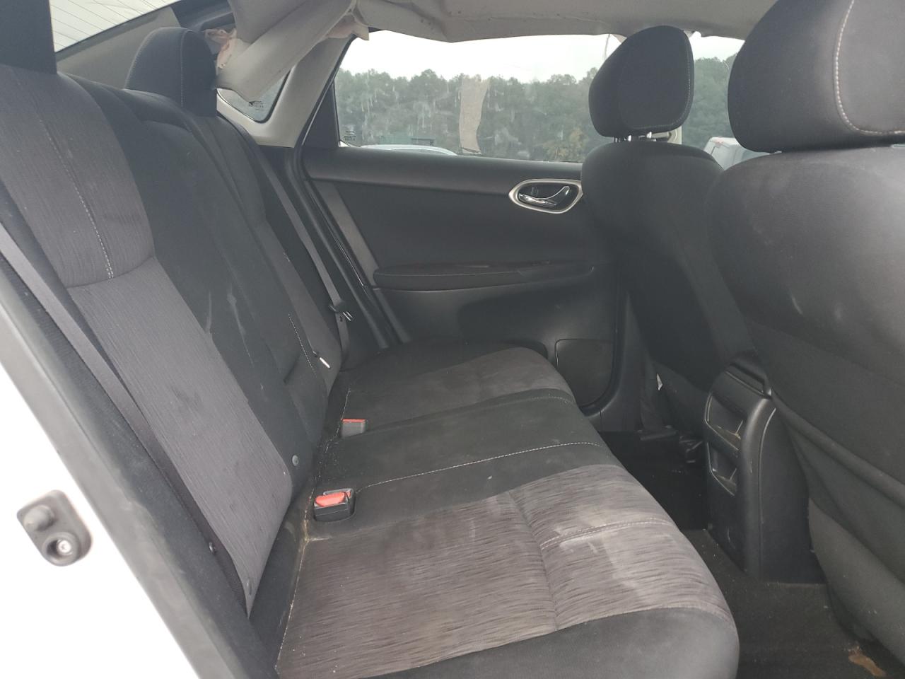 2015 Nissan Sentra - Image 10