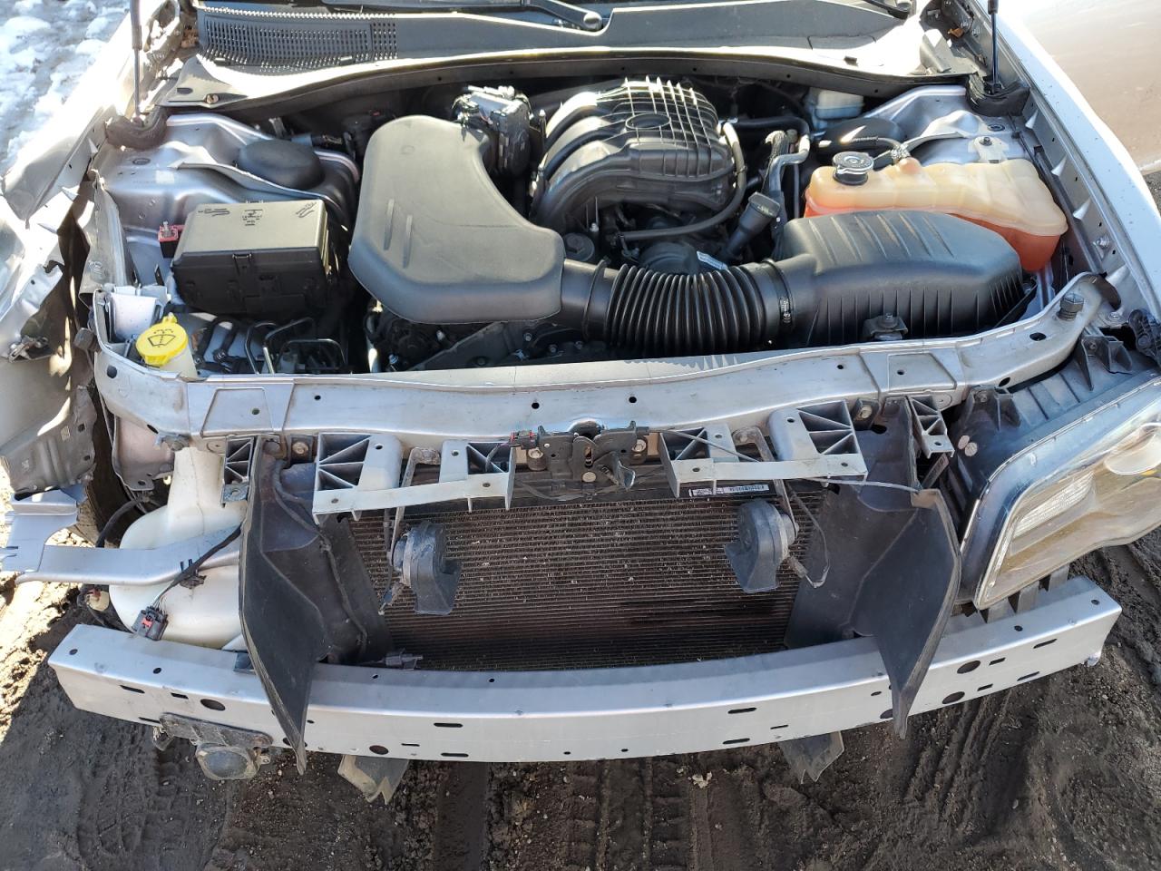 2014 Chrysler 300 - Image 12