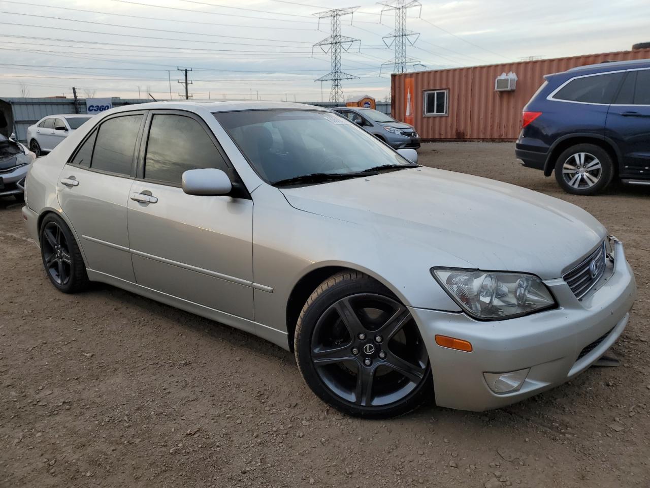 2001 Lexus IS - Image 4