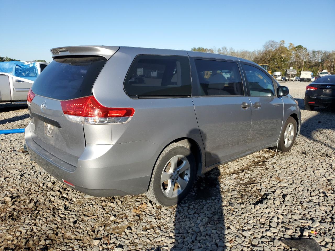 2011 Toyota Sienna - Image 3