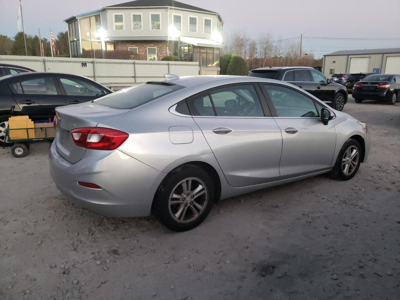 2016 Chevrolet Cruze - Image 3