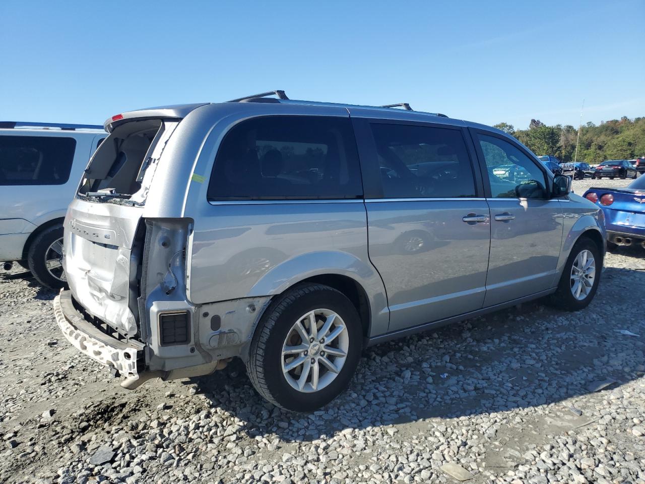 2018 Dodge Caravan - Image 3