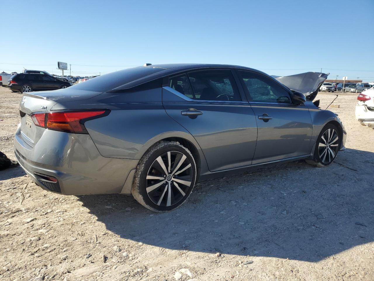 2019 Nissan Altima - Image 3