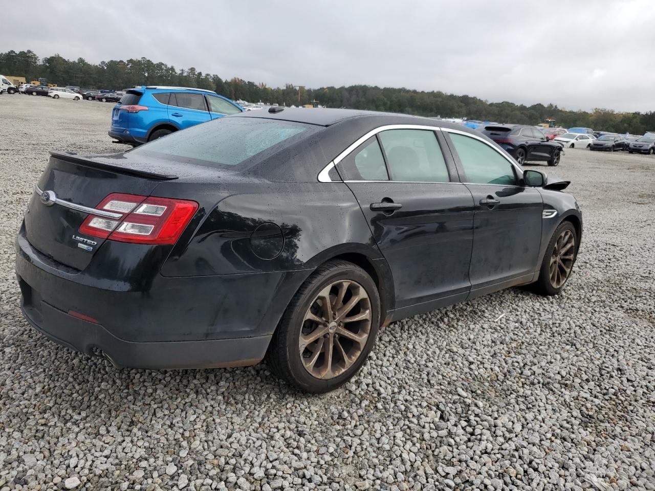 2018 Ford Taurus - Image 3