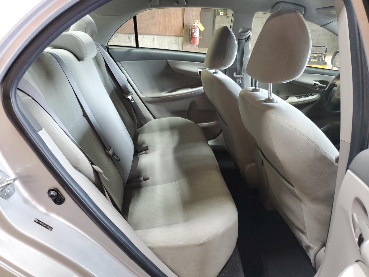 2010 Toyota Corolla - Image 11