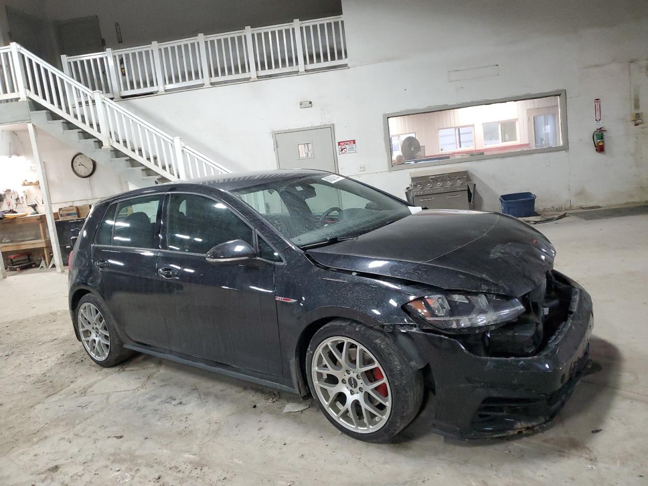 2018 Volkswagen GTI - Image 4
