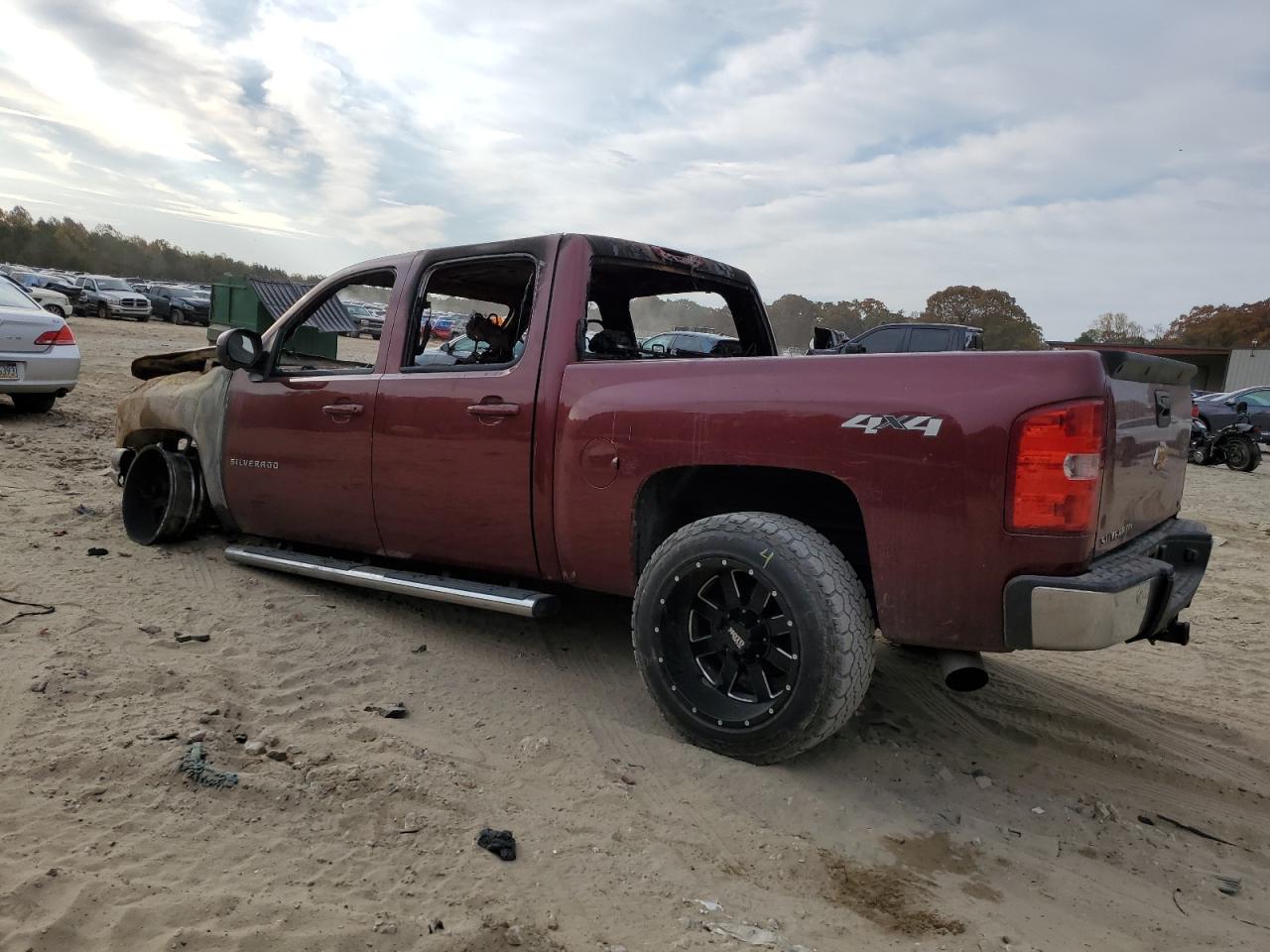 2013 Chevrolet Silverado - Image 2