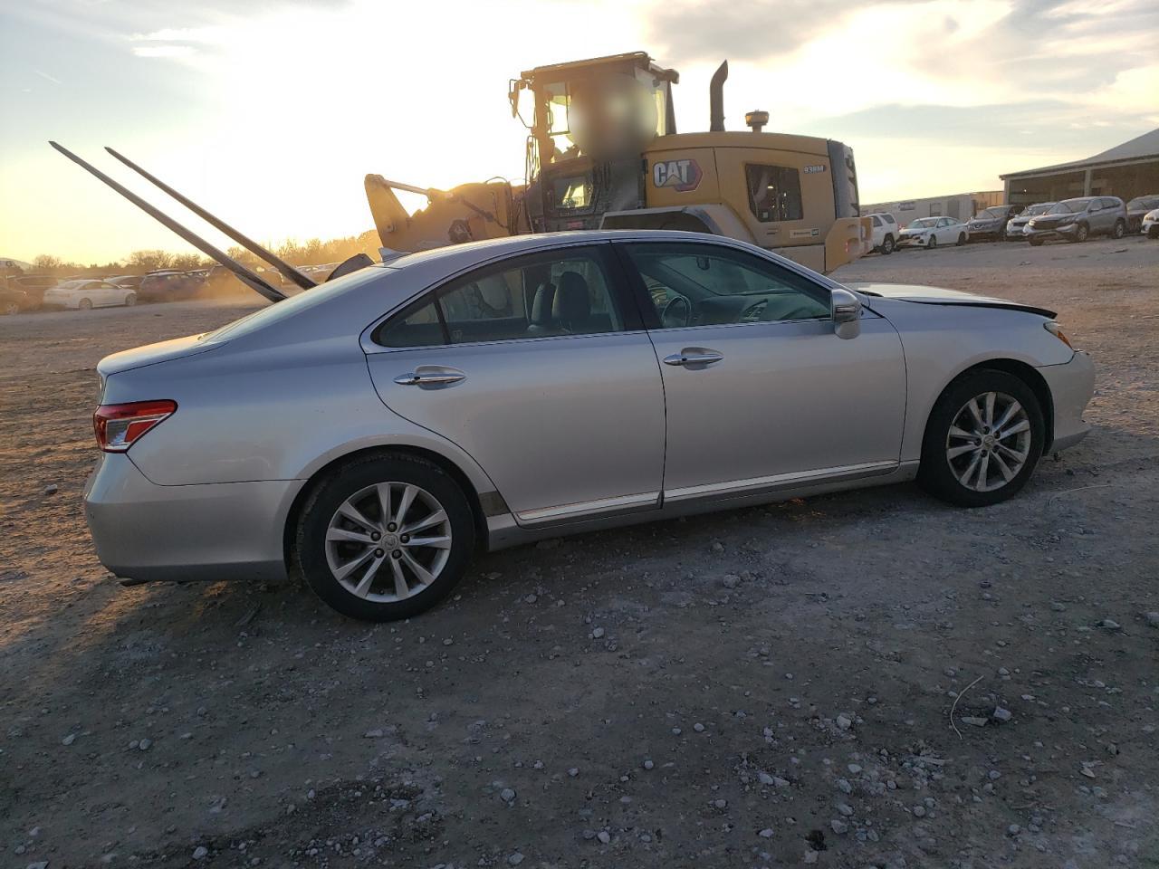 2012 Lexus ES - Image 3