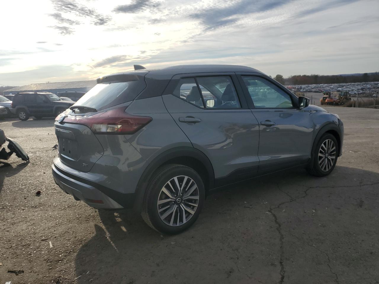 2021 Nissan Kicks - Image 3
