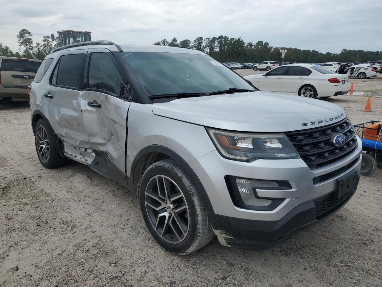 2016 Ford Explorer - Image 4