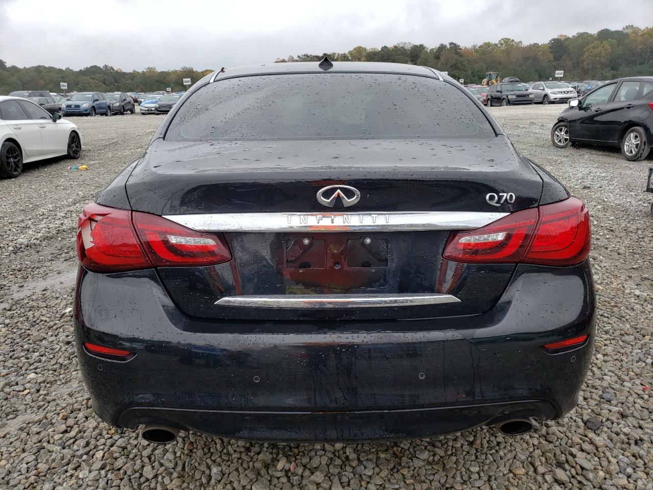 2015 Infiniti Q70 - Image 6
