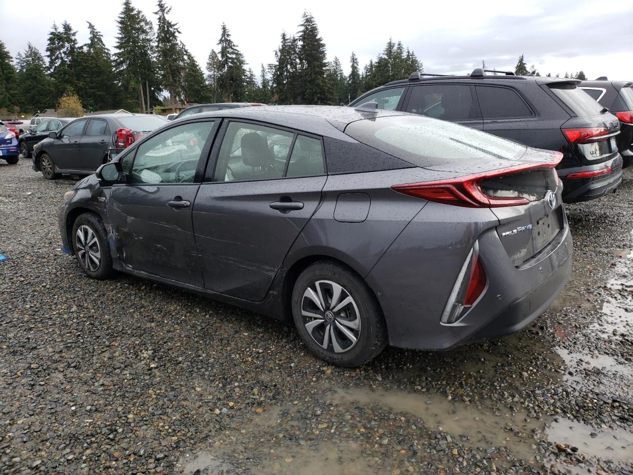 2017 Toyota Prius - Image 2