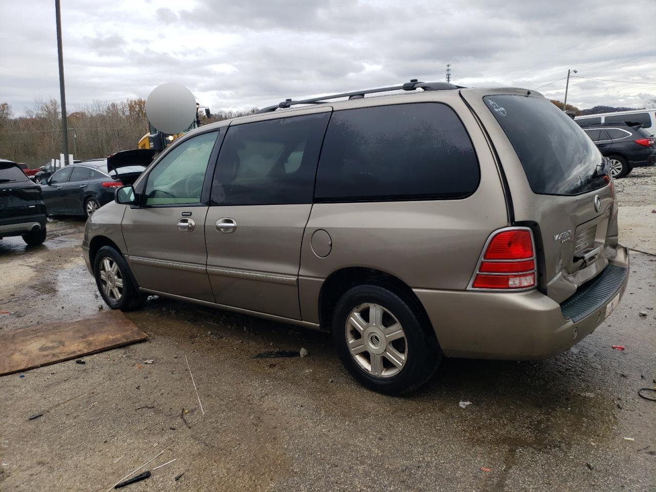 2005 Mercury Monterey - Image 2