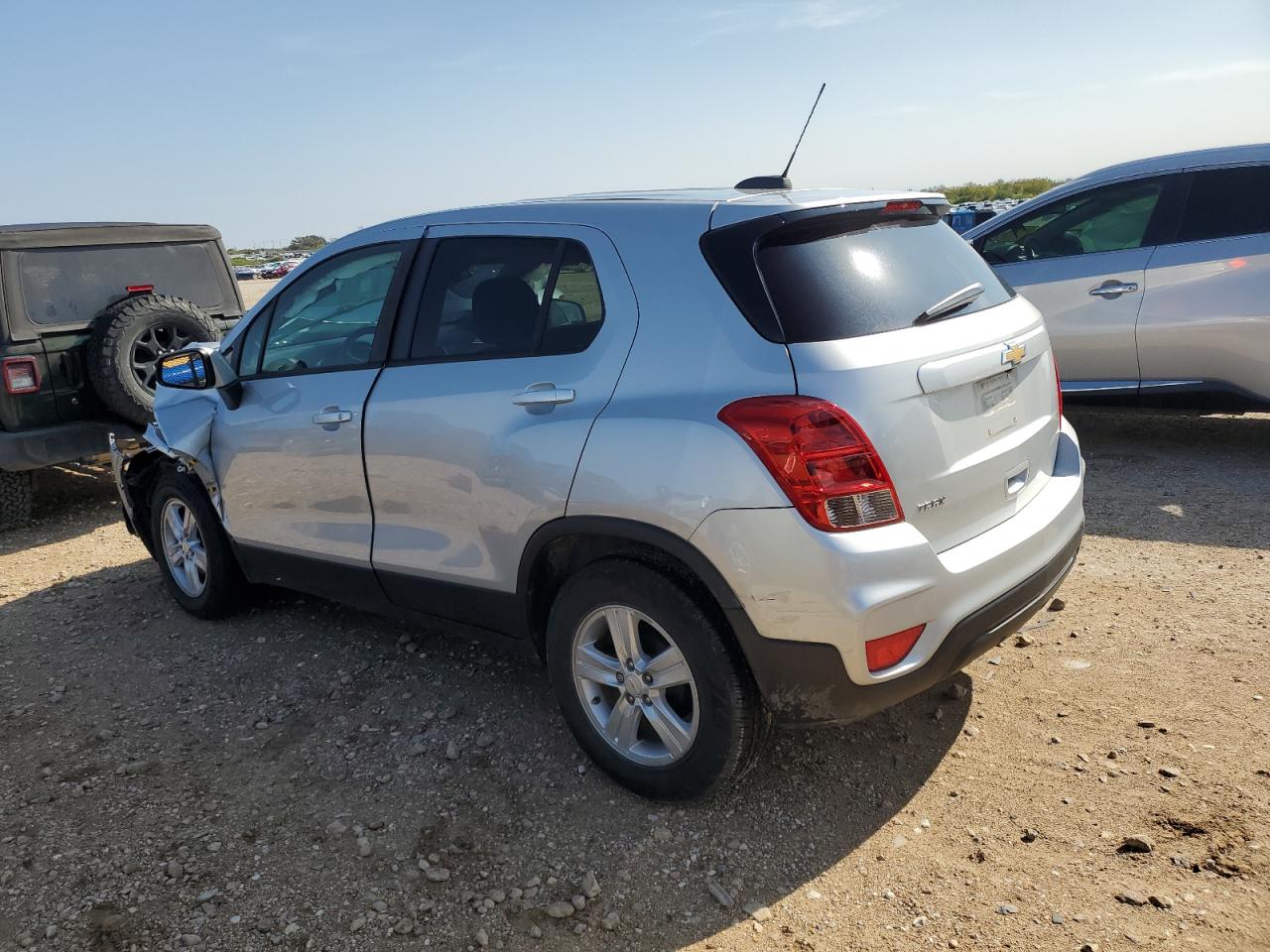 VIN KL7CJKSB4LB328791 2020 CHEVROLET TRAX no.2