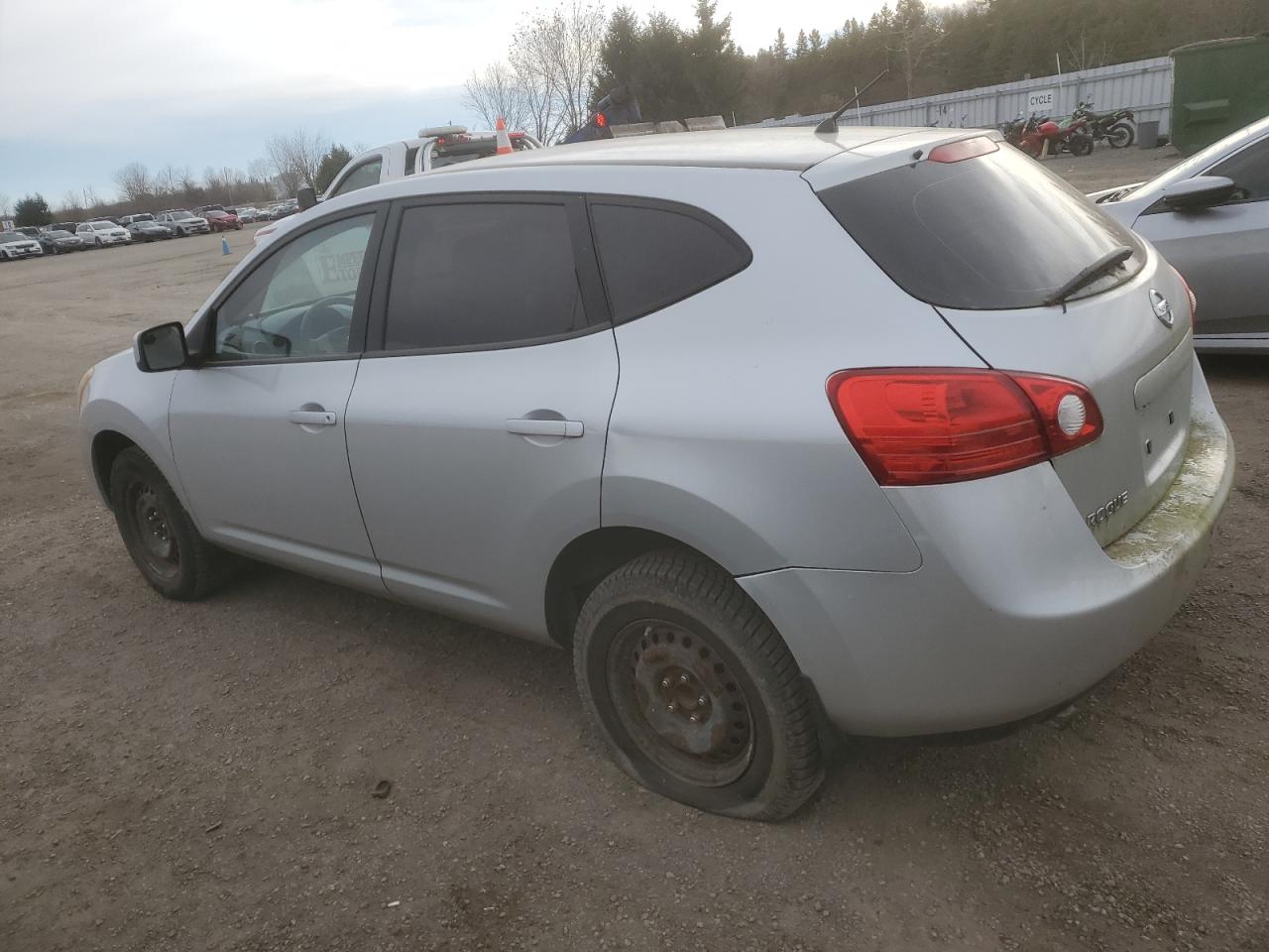 2008 Nissan Rogue - Image 2