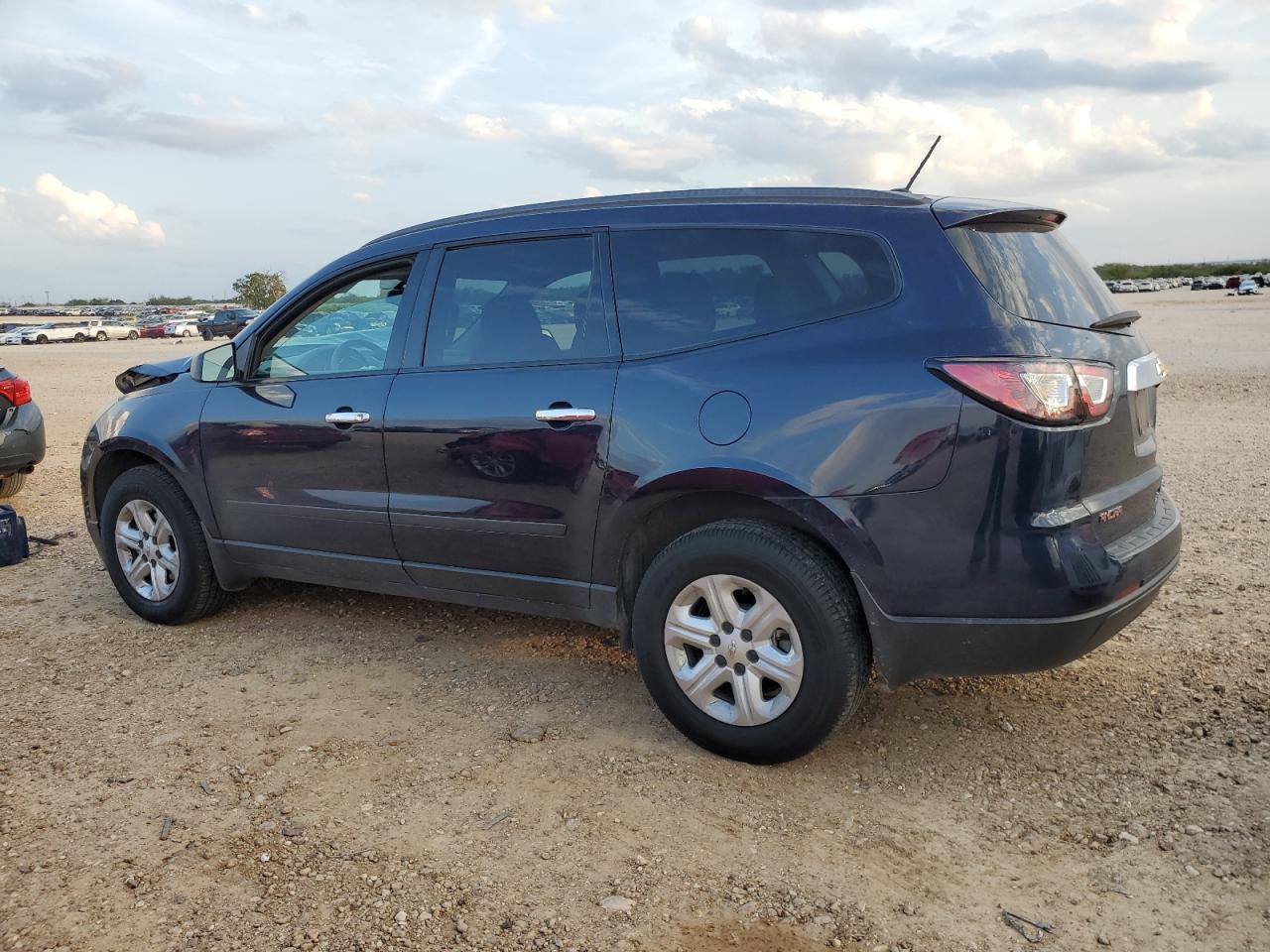 2015 Chevrolet Traverse - Image 2