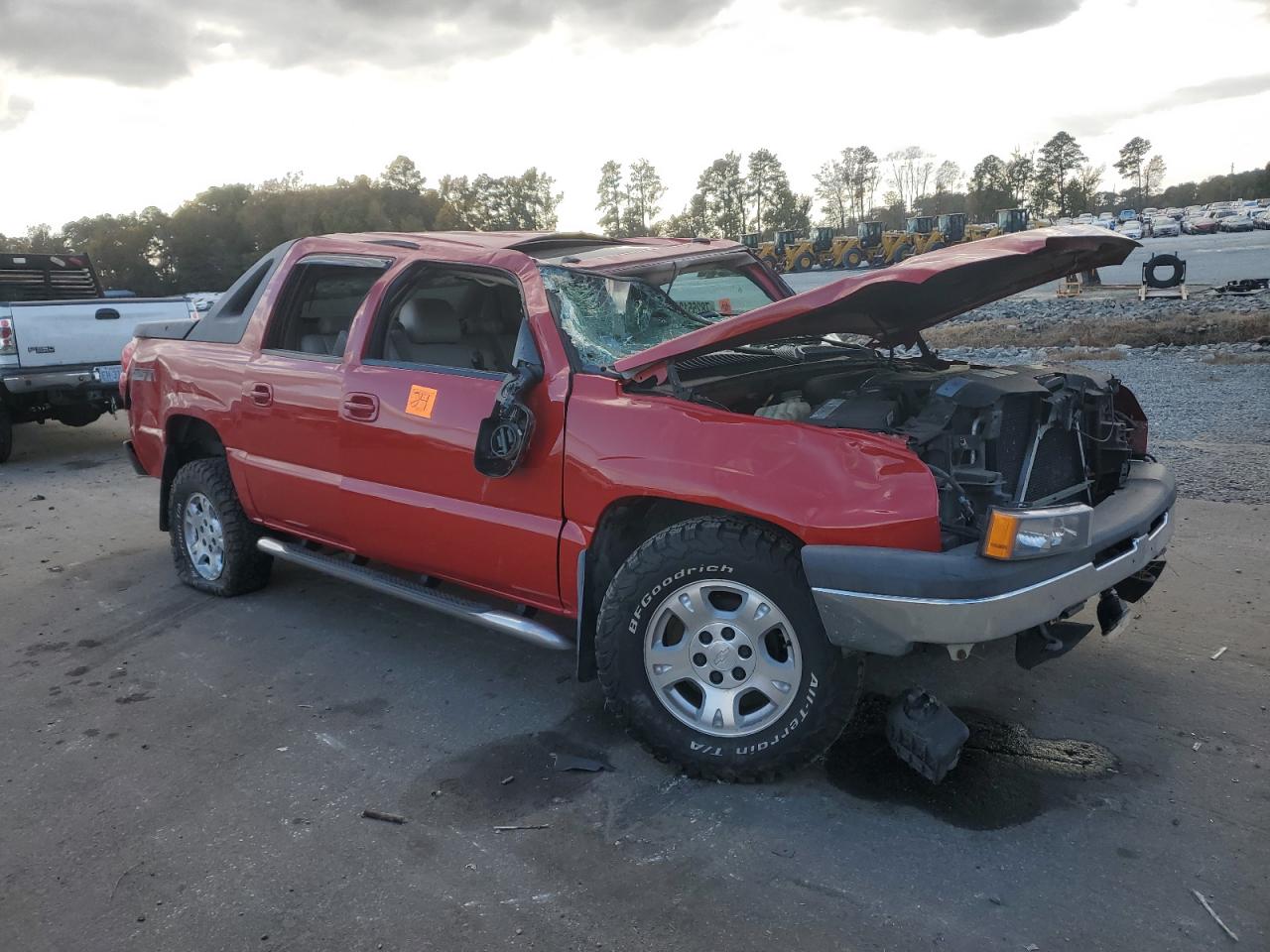 2005 Chevrolet Avalanche - Image 4