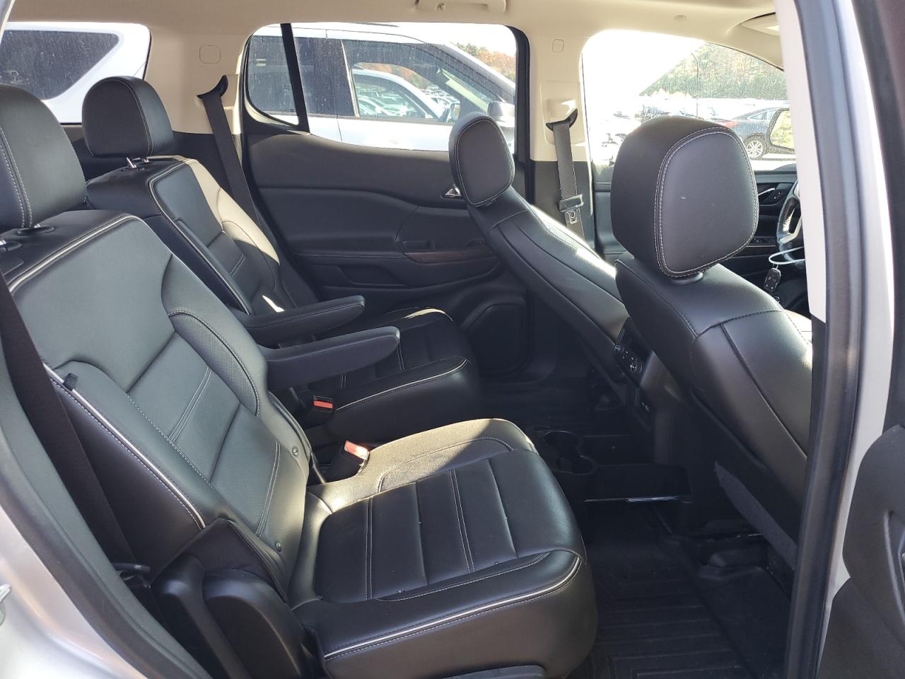 2020 GMC Acadia - Image 11