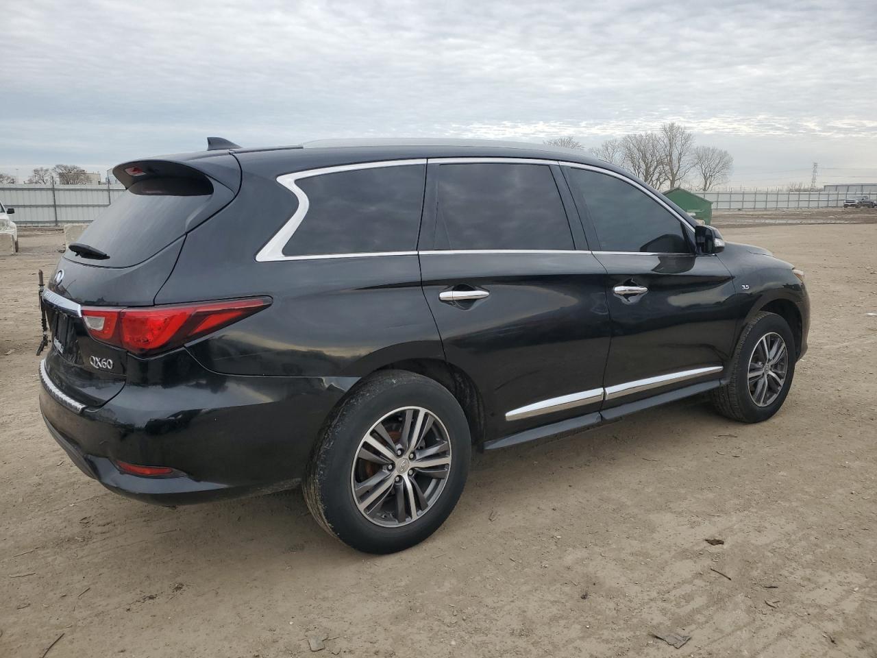2016 Infiniti QX60 - Image 3