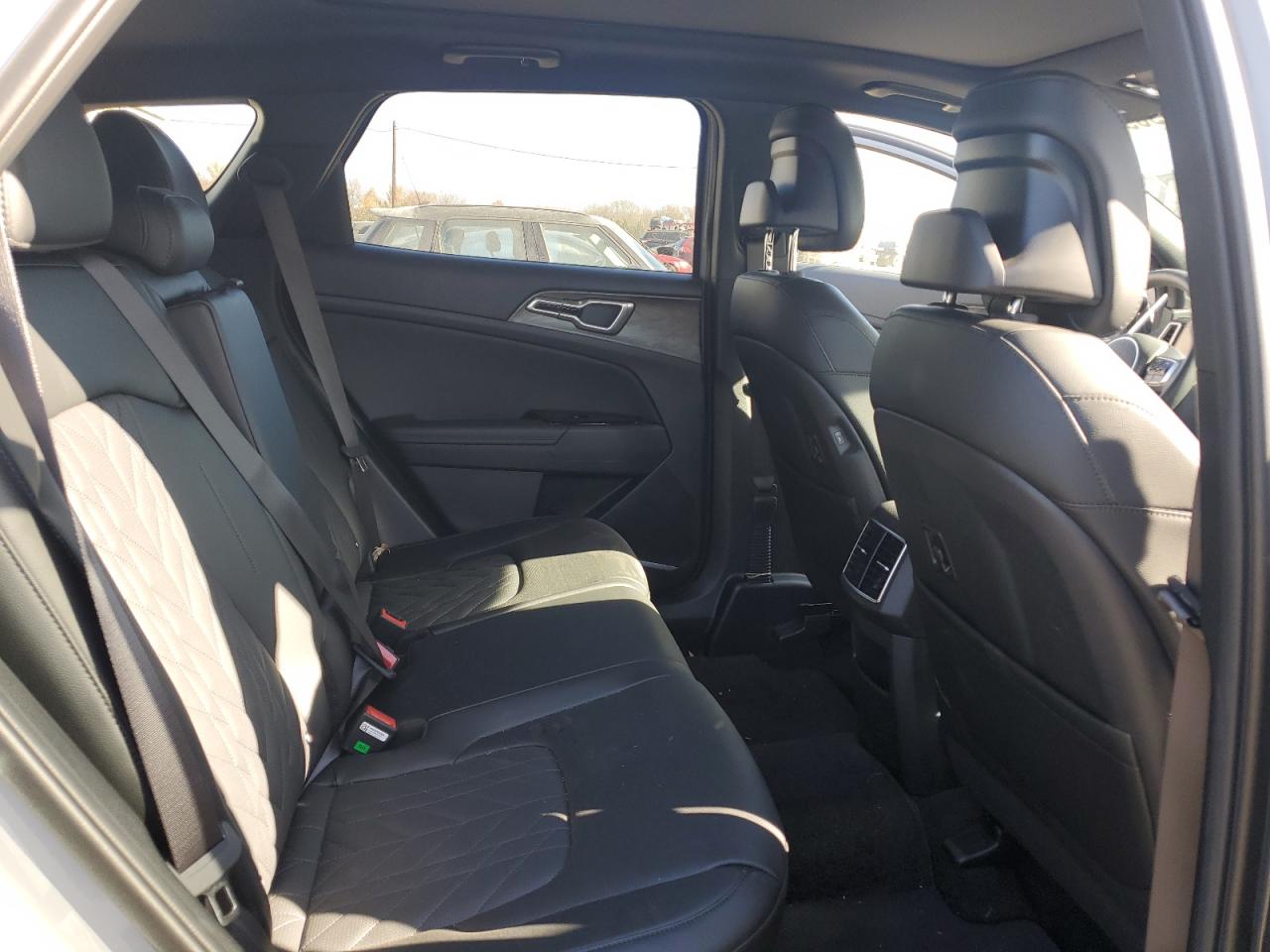 2024 Kia Sportage - Image 11