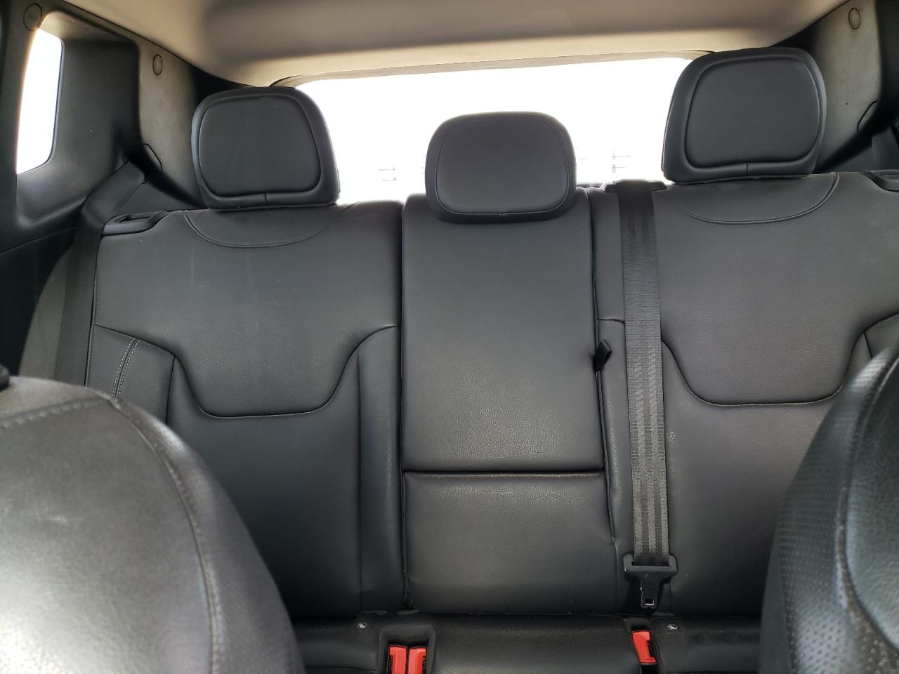 2018 Jeep Renegade - Image 10