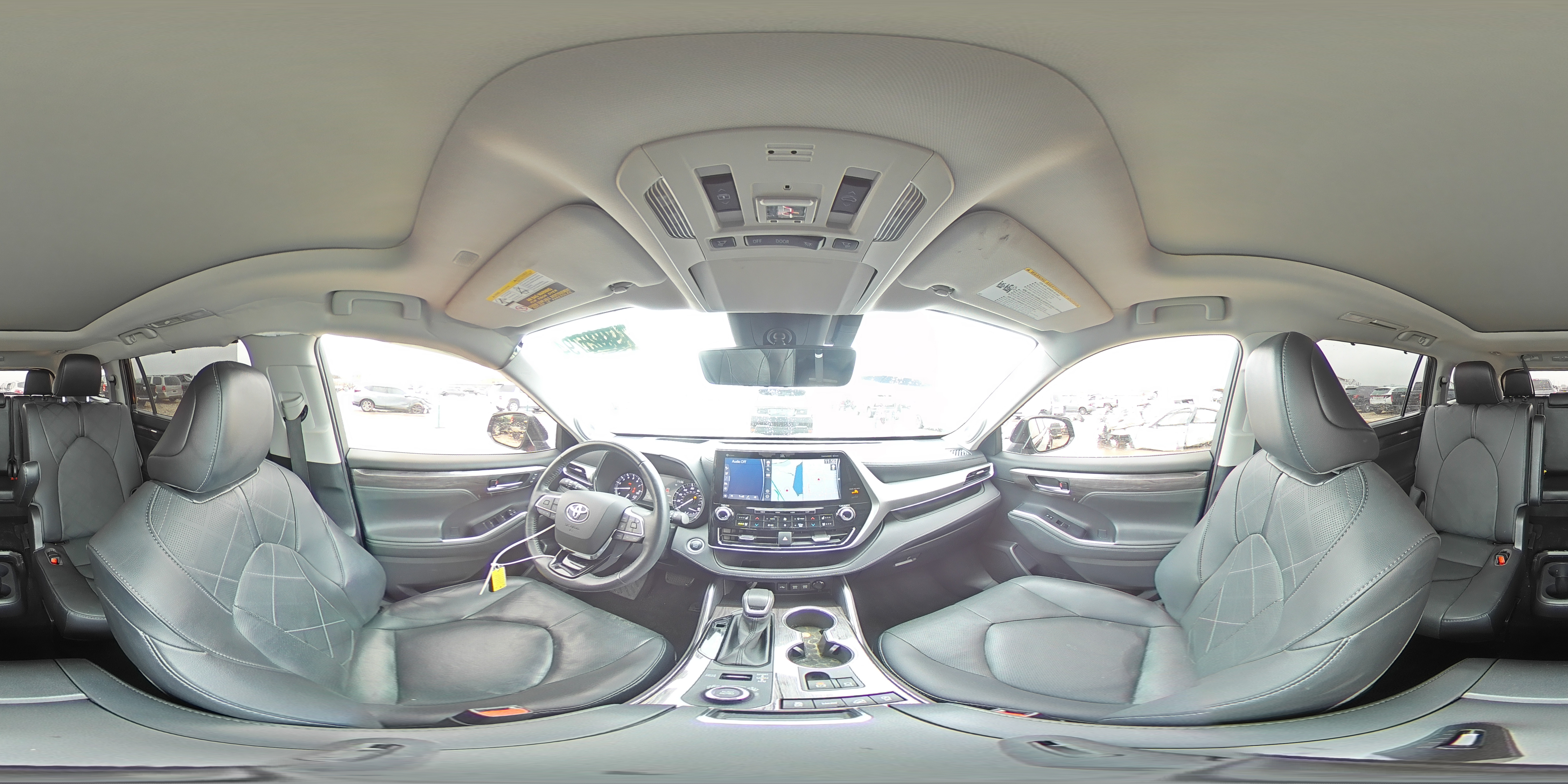 2021 Toyota Highlander - Image 15