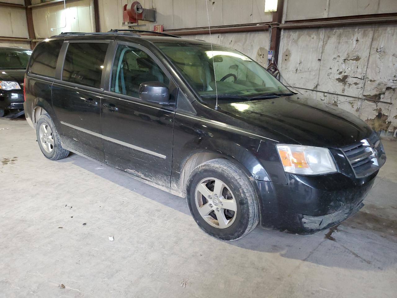 2010 Dodge Caravan - Image 4