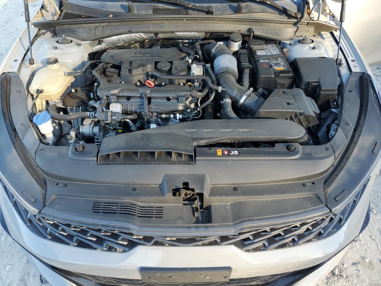 2022 Kia K5 - Image 11