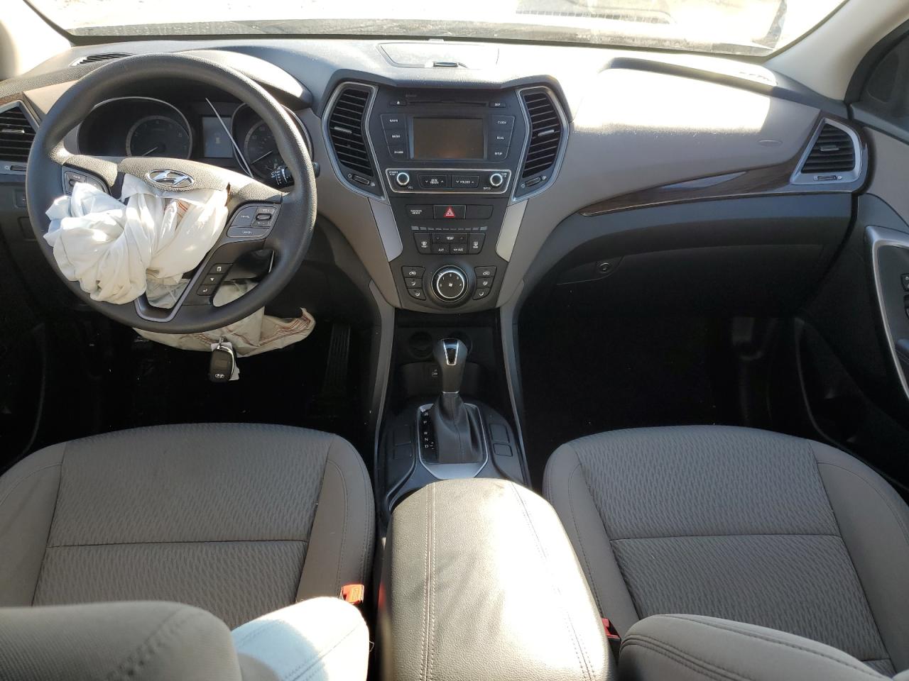 2018 Hyundai Santa Fe - Image 8