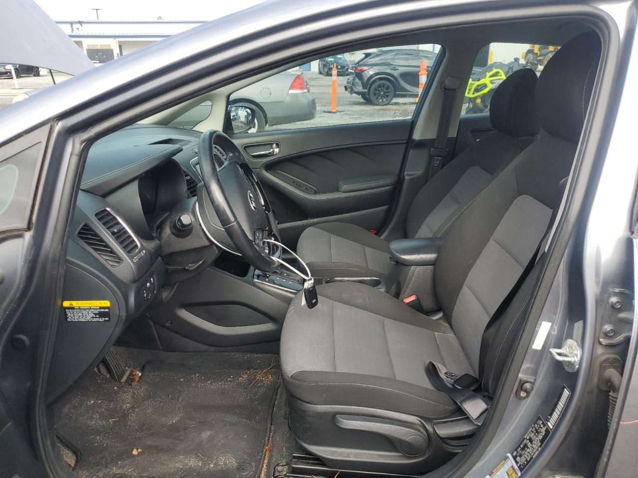 2017 Kia Forte - Image 7