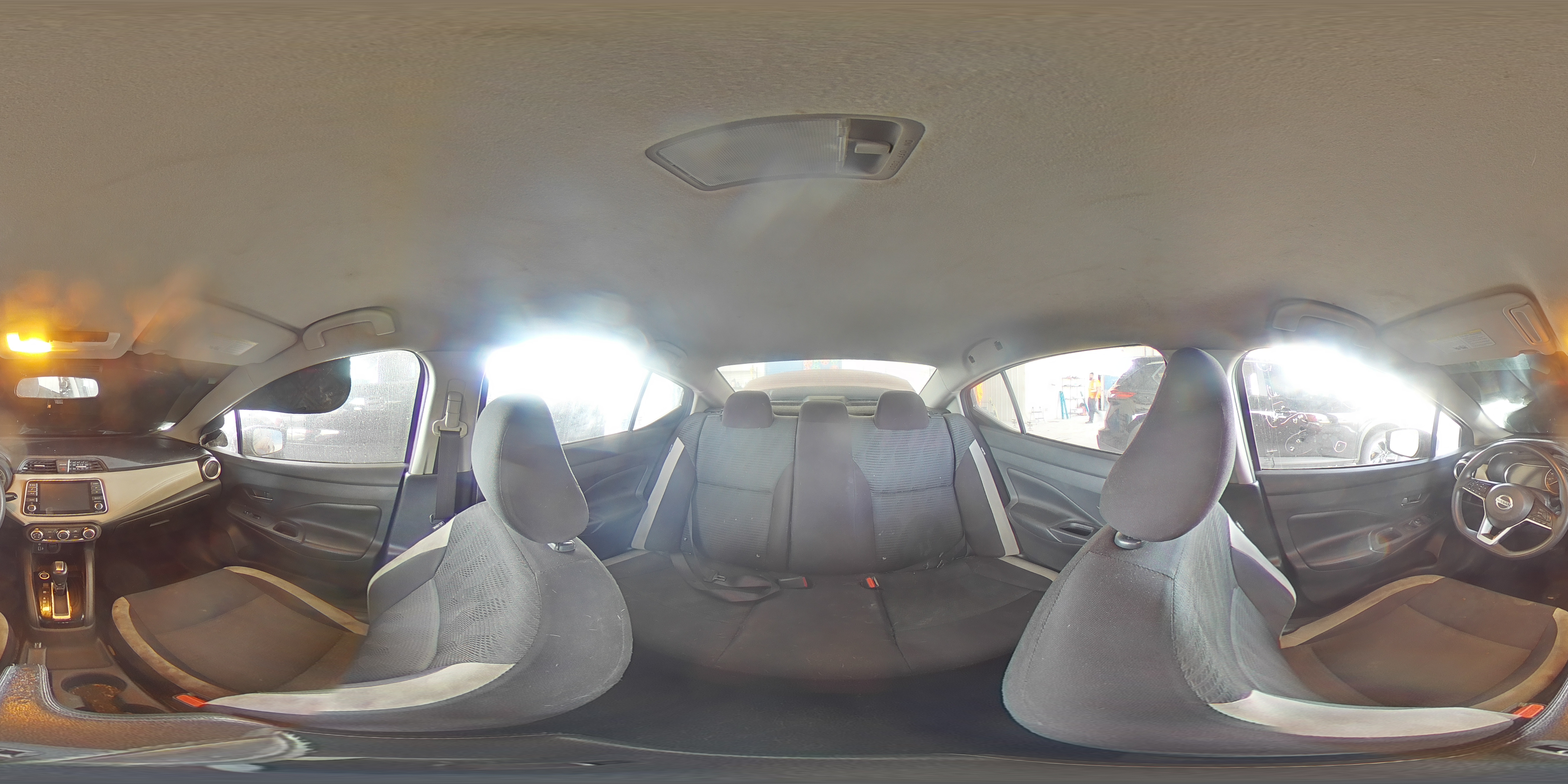 2020 Nissan Versa - Image 14