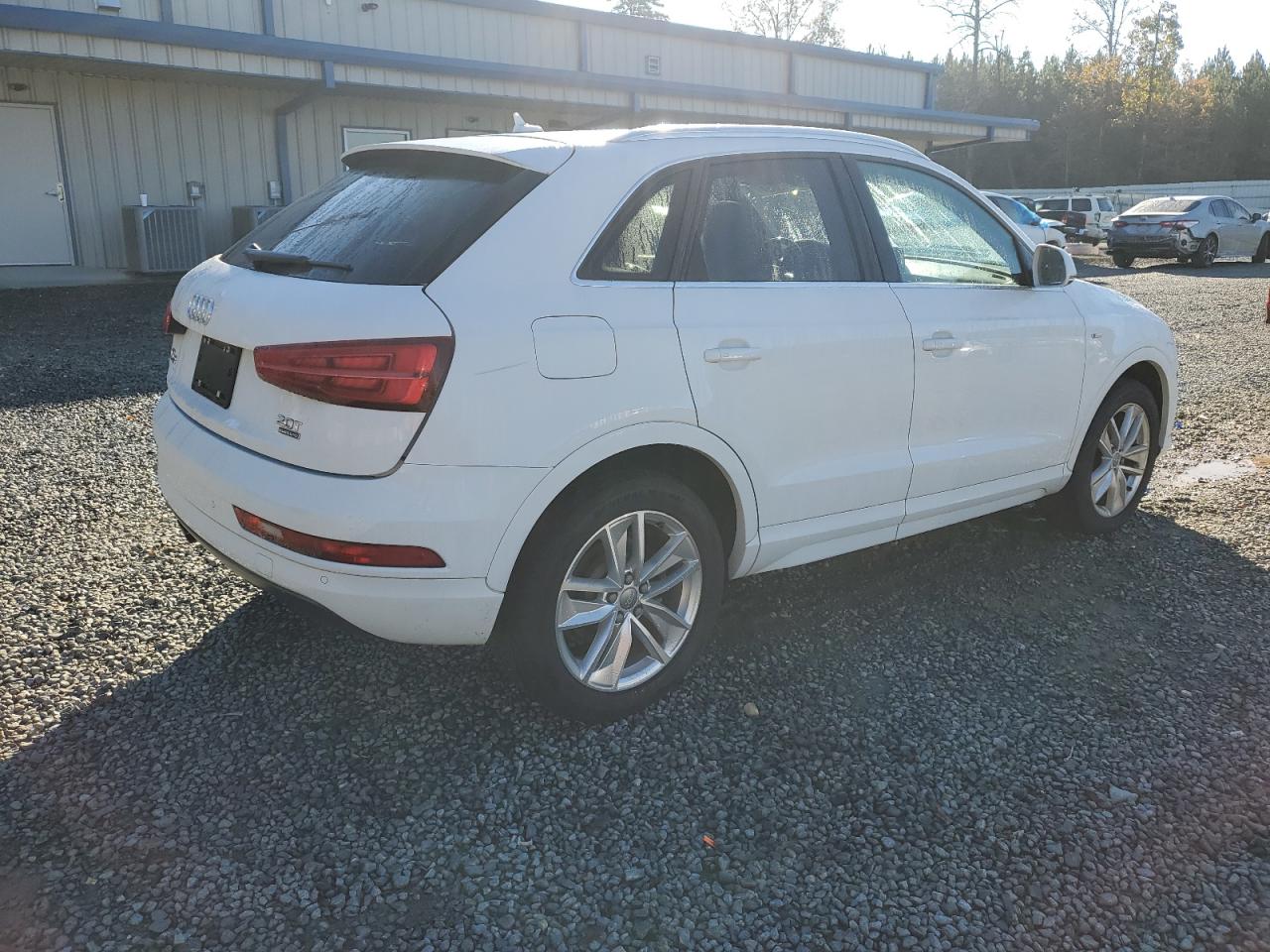 VIN WA1JCCFSXJR010810 2018 AUDI Q3 no.3